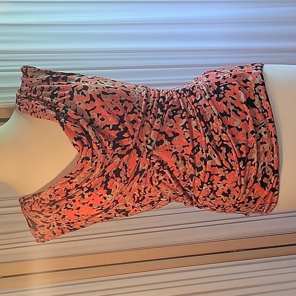 Vince Camuto Strech Cowl Neck Top Size S - EUC
